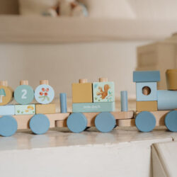 Little Dutch Ξύλινο τρενάκι με άσκηση λεπτής κίνησης Forest Friends - Image 3