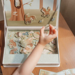 Little Dutch Μαγνητικό παιχνίδι σύνθεσης εικόνων σε κασετίνα Forest Friends - Image 6