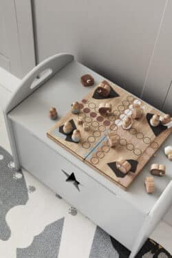 Kids Concept Ξύλινο επιτραπέζιο Γκρινιάρης - Image 8