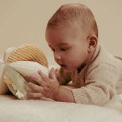 Little Dutch Υφασμάτινη μπάλα με χειρολαβές Newborn Naturals GRS - Image 3