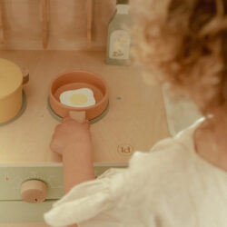 Little Dutch Ξύλινη κουζίνα με αξεσουάρ παιχνιδιού Μέντα FSC - Image 6