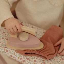 Little Dutch Ξύλινη σιδερώστρα FSC - Image 6