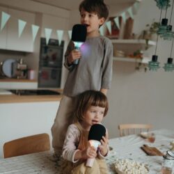 Kidywolf Μικρόφωνο Karaoke επαναφορτιζόμενο με φως & bluetooth- Επιλέξτε χρώμα - Image 5