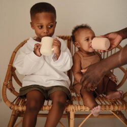 Mushie Ποτηράκι Σιλικόνης με Χερούλια και Καλαμάκι Blush - Image 2