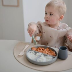 Mushie Ποτηράκι Σιλικόνης με Ανάγλυφο Σχέδιο Shifting Sand - Image 4