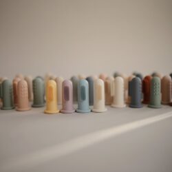 Mushie 2 Βρεφικές Οδοντόβουρτσες Δακτύλου Σιλικόνης Clay/Shifting Sand - Image 7