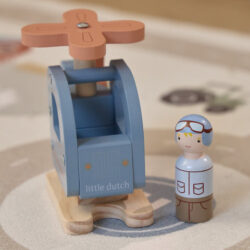 Little Dutch Ξύλινο παιχνίδι ελικοπτεράκι FSC - Image 6