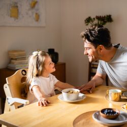 Lionelo Floris Ρυθμιζόμενο Ξύλινο Καρεκλάκι Φαγητού 3 σε 1 με Μαξιλάρια Beige Natural - Image 3