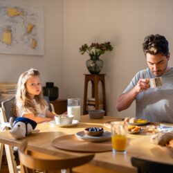 Lionelo Floris Ρυθμιζόμενο Ξύλινο Καρεκλάκι Φαγητού 3 σε 1 με Μαξιλάρια Beige Natural - Image 4