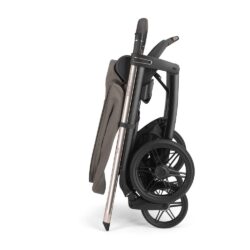 Inglesina Σύστημα μεταφοράς Aptica Quattro 2026 χρώμα Ivy Green με σκελετό Litio Black και παιδικό κάθισμα αυτοκινήτου Darwin Infant - Image 6