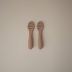 Σετ 2 Εκπαιδευτικά Κουταλάκια Σιλικόνης Natural/Shifting Sand - 2 Pack - Mushie - Image 8