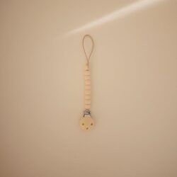 Κλιπ για Πιπίπλες Σιλικόνης Hera Pale Yellow - Mushie - Image 8