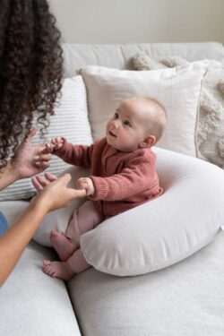 Doomoo Φουσκωτό Μαξιλάρι Θηλασμό Nursing Air Pillow Almond - Image 3