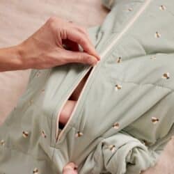 LoveToDream Υπνόσακος Swaddle up Transition bag Organic Cotton 2.5tog Olive Bees Large - Image 5